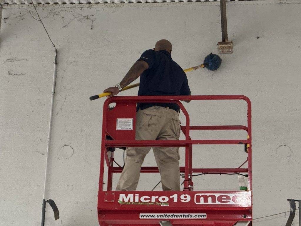 How Much Does Commercial High Dusting Cost in Atlanta, Georgia? How Much Does Commercial High Dusting Cost in Atlanta, Georgia?
