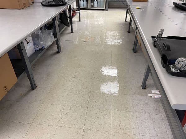 Commercial Warehouse & Industrial - Floor Factory Floor Cleaning - Floor Stripping And Waxing services - Parking Garage Cleaning in Atlanta. GA - 360 Floor Cleaning Services